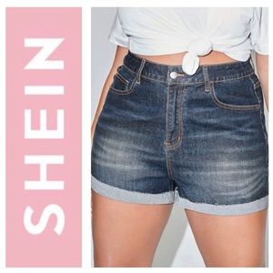 SHEIN Plus Rolled Hem Denim Shorts Size 0XL